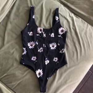 RVCA one piece S